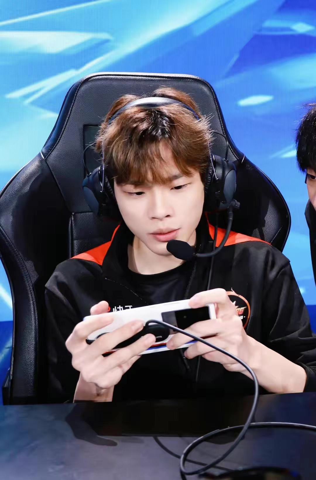 包含C9鏖战CLG，Canyon开启传奇时刻焦点之战八强赛，成为赛场最大亮点的词条