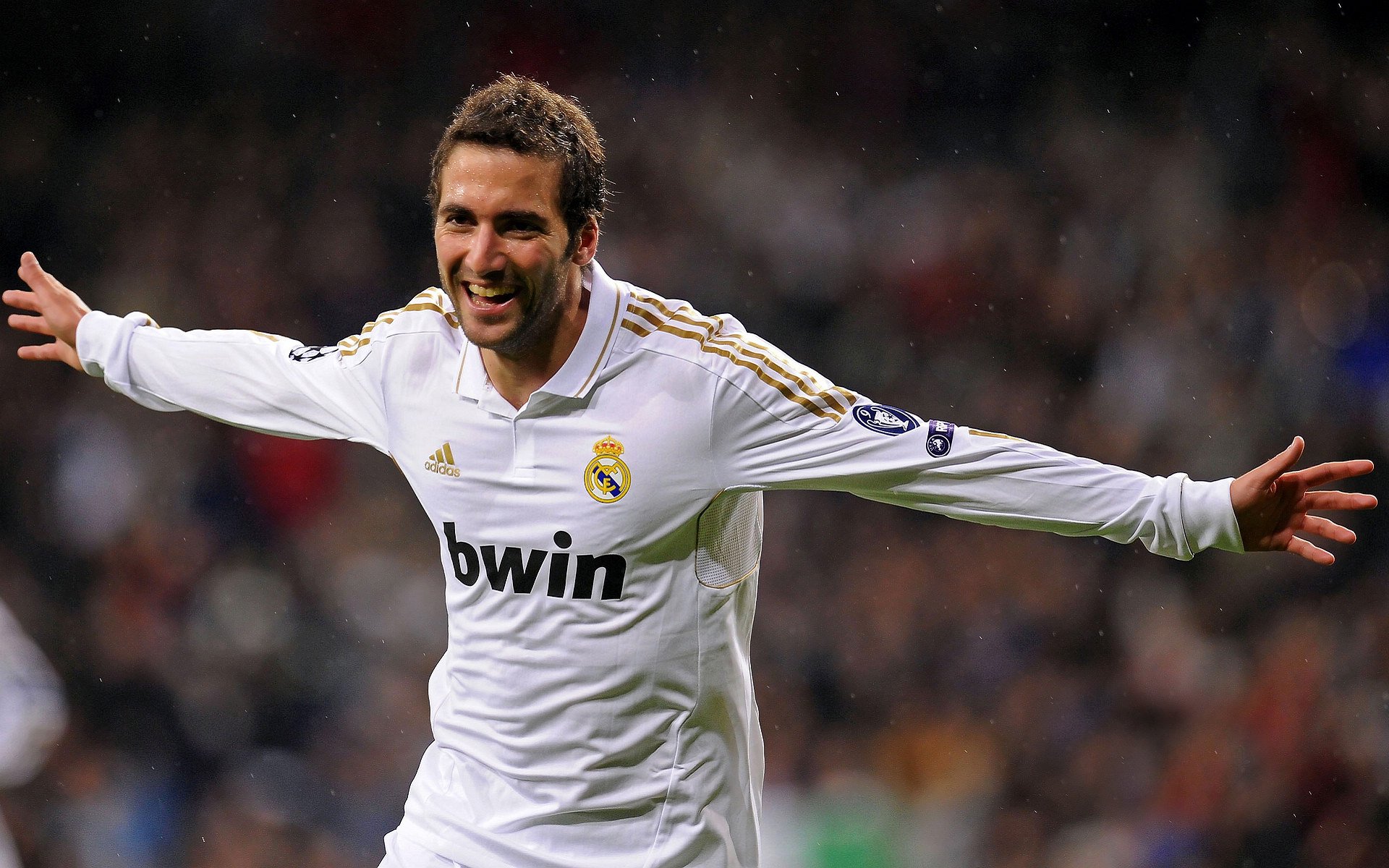 DB电竞官网登录-从加纳到欧冠，足球世界的偶然与必然—论淘汰赛基因与关键时刻的接管者