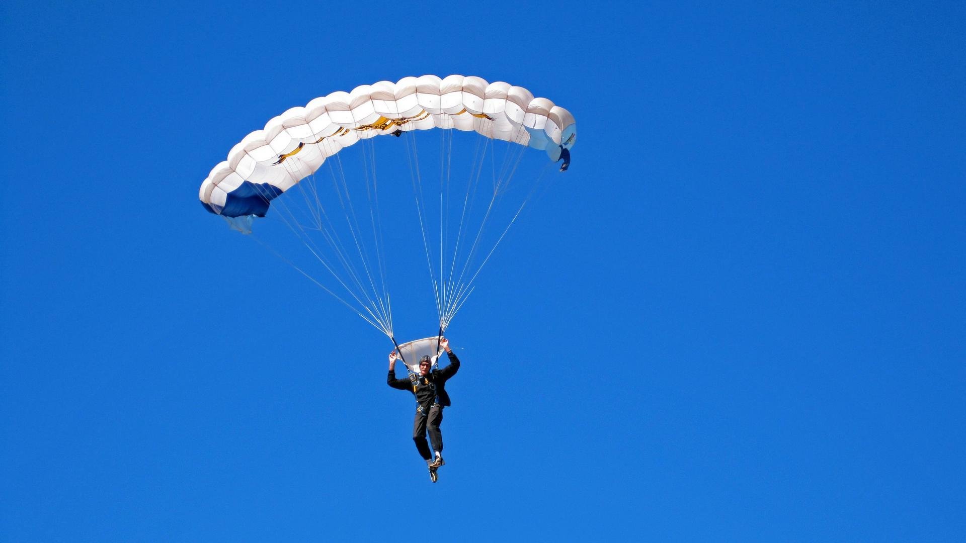 DBGame-教科书般的逆袭，丹麦如何正面击溃巴萨，C罗的战术启示